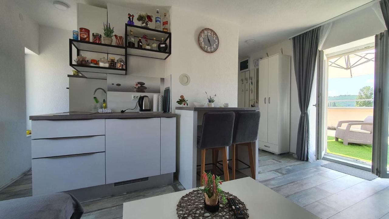 Apartman Kovacic - 크닌 외부 사진